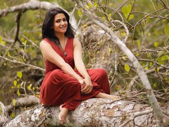 Divya Pillai Bio, Spouse, Age, Net Worth, Family, Height, Siblings, Wikipedia, Photos, Movies, Measurements, Instagram