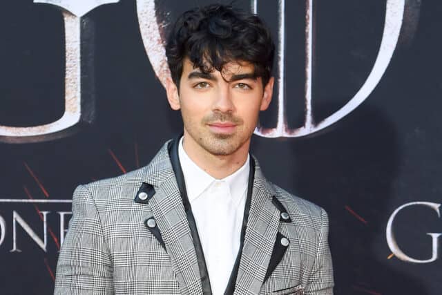 Joe Jonas Bio, Wife, Height, Age, Brothers, Net Worth, Baby, Movies, TV Shows, Songs, Instagram, Daughter, Wedding, Wikipedia